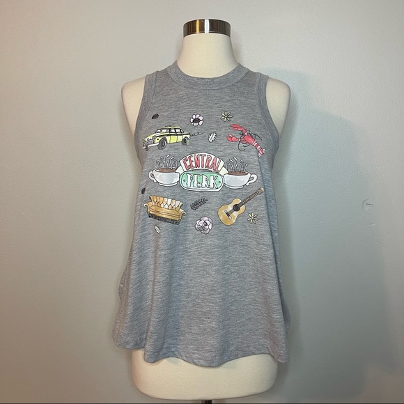 Tops - Friends T Shirt Central Perk tank Size Medium gray
